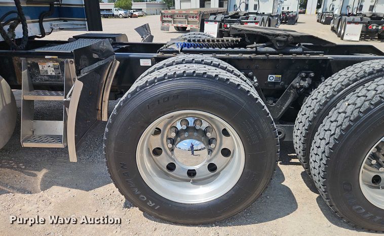 image for item EB8217 2018 Kenworth W9 Series semi truck