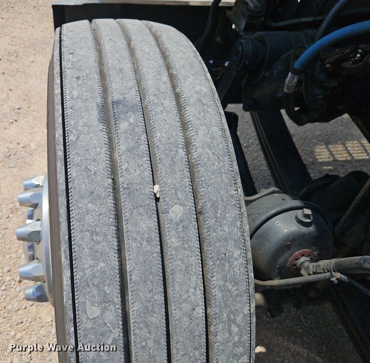 image for item EB8217 2018 Kenworth W9 Series semi truck