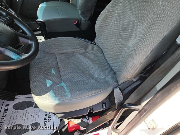 image for item EB8218 2017 Kenworth T680 semi truck