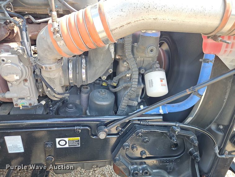 image for item EB8218 2017 Kenworth T680 semi truck