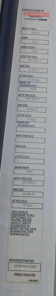 image for item EB8218 2017 Kenworth T680 semi truck