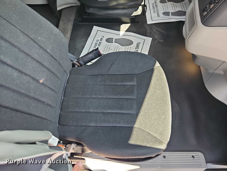 image for item EB8219 2019 Peterbilt 579 semi truck