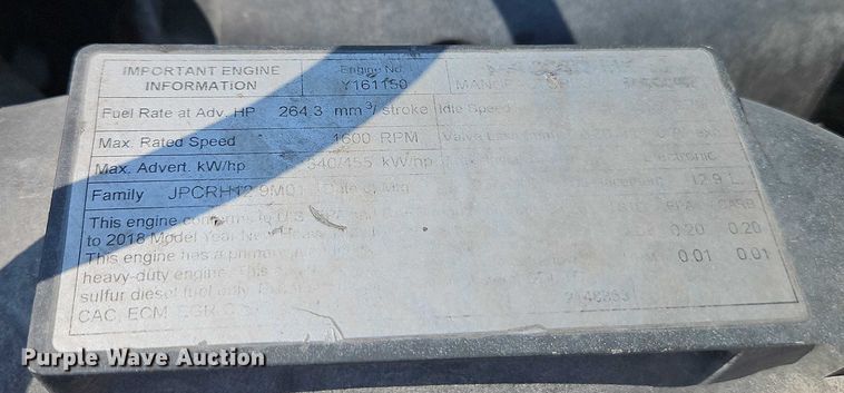 image for item EB8219 2019 Peterbilt 579 semi truck