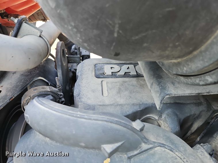 image for item EB8220 2013 Kenworth T660 semi truck