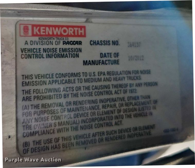 image for item EB8220 2013 Kenworth T660 semi truck