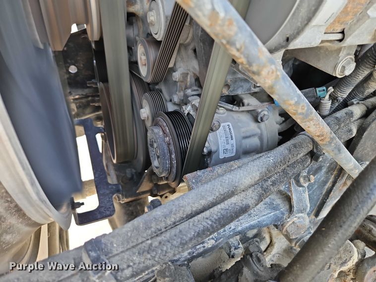 image for item EB8221 2013 Kenworth T660 semi truck