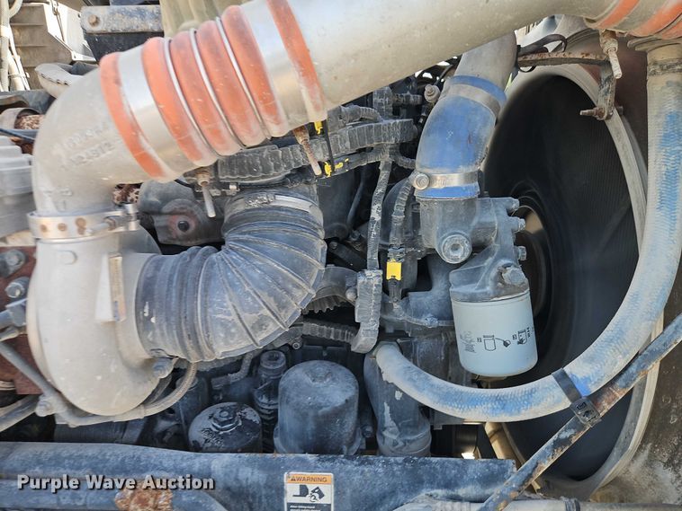 image for item EB8221 2013 Kenworth T660 semi truck