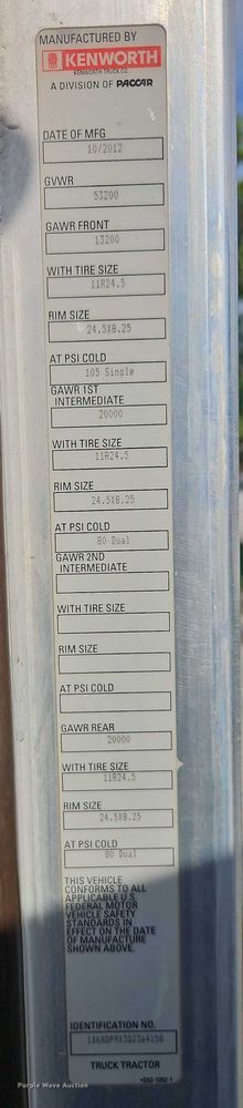 image for item EB8221 2013 Kenworth T660 semi truck