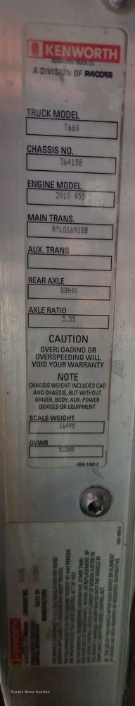 image for item EB8221 2013 Kenworth T660 semi truck