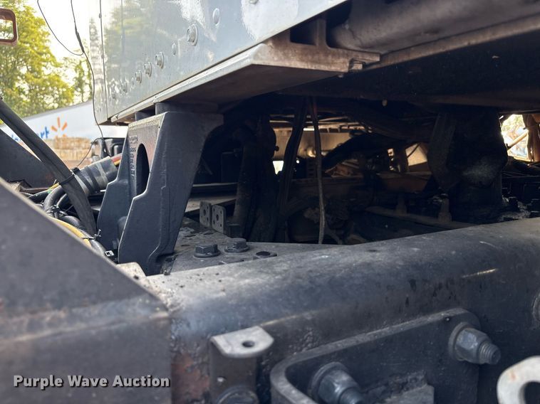 image for item EC4370 2015 Kenworth T800 roll-off container truck