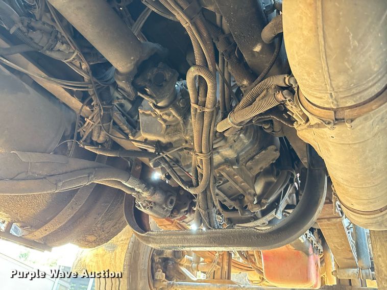 image for item EC4370 2015 Kenworth T800 roll-off container truck