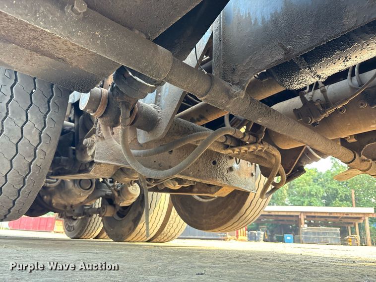 image for item EC4370 2015 Kenworth T800 roll-off container truck