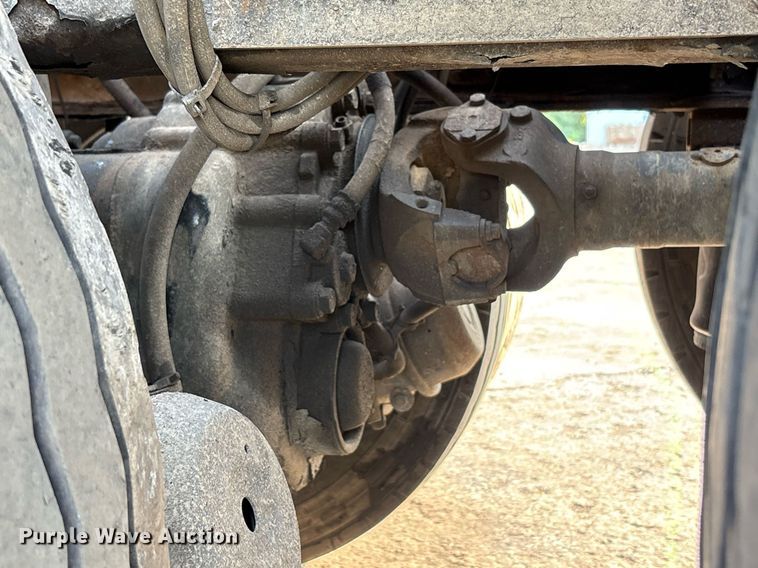 image for item EC4370 2015 Kenworth T800 roll-off container truck