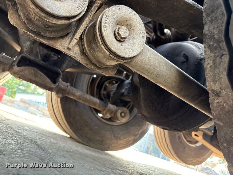 image for item EC4370 2015 Kenworth T800 roll-off container truck