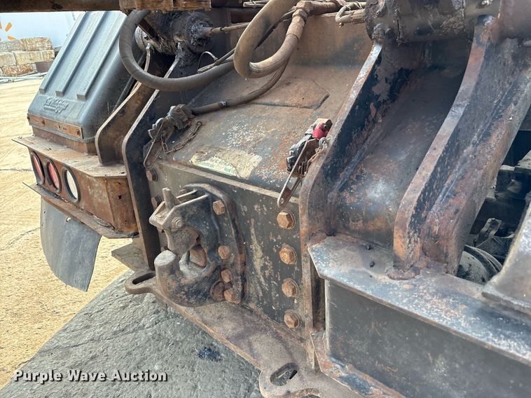 image for item EC4370 2015 Kenworth T800 roll-off container truck