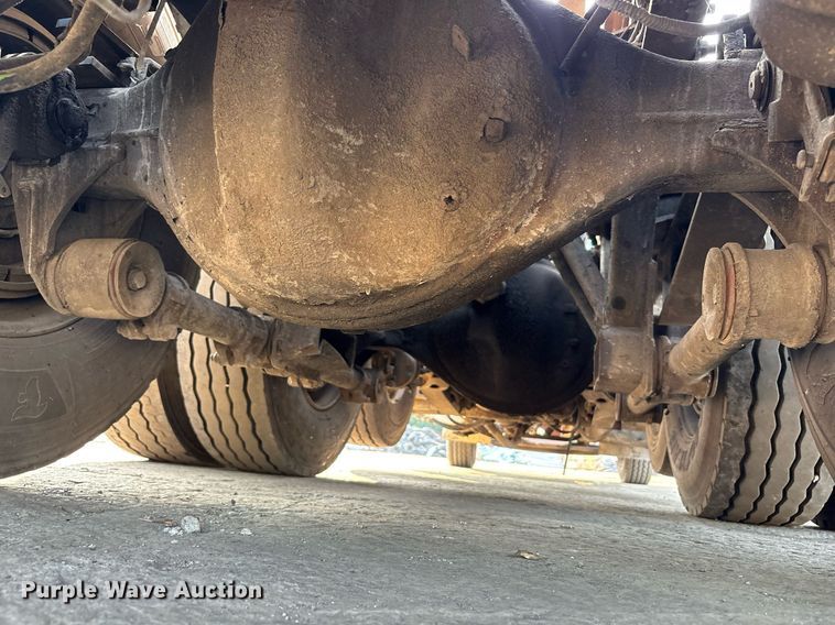 image for item EC4370 2015 Kenworth T800 roll-off container truck