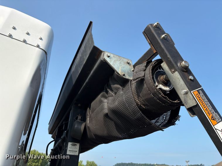 image for item EC4370 2015 Kenworth T800 roll-off container truck