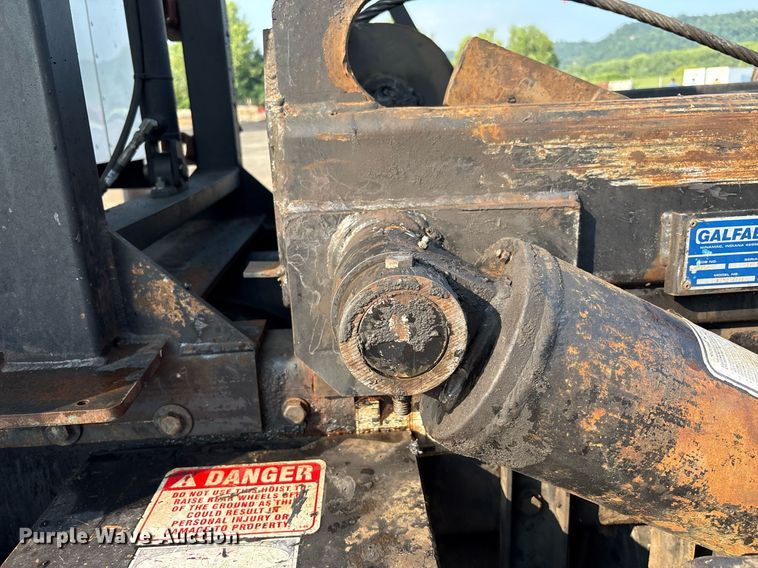 image for item EC4370 2015 Kenworth T800 roll-off container truck