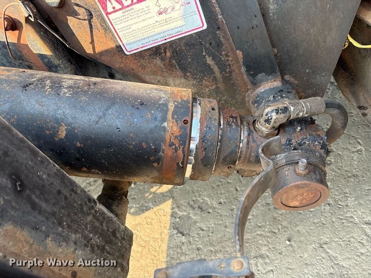 image for item EC4370 2015 Kenworth T800 roll-off container truck