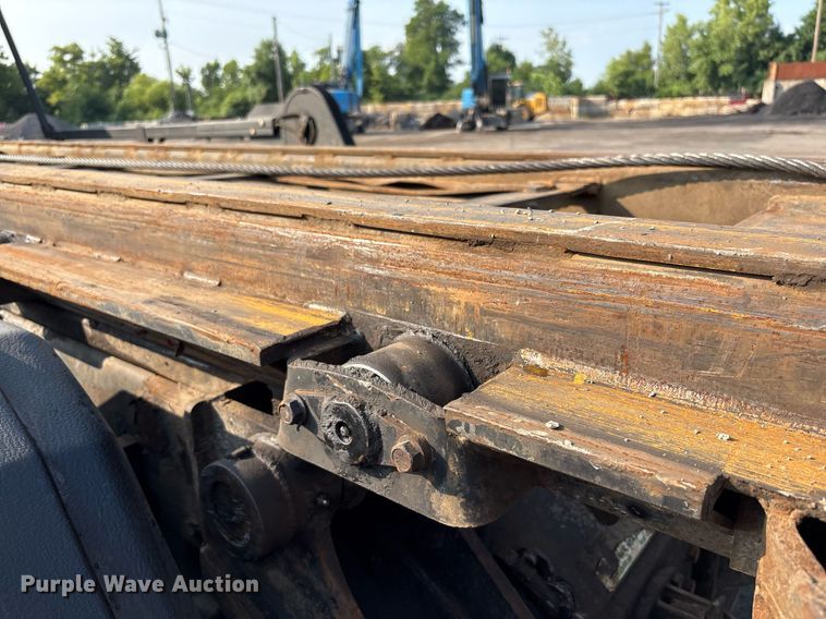 image for item EC4370 2015 Kenworth T800 roll-off container truck