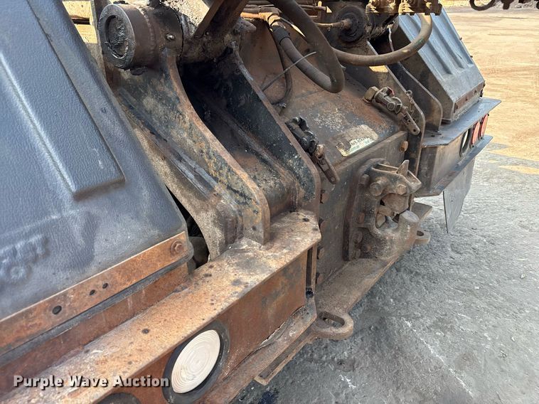 image for item EC4370 2015 Kenworth T800 roll-off container truck