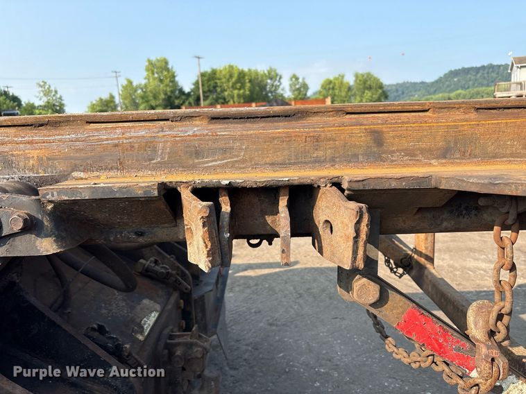 image for item EC4370 2015 Kenworth T800 roll-off container truck