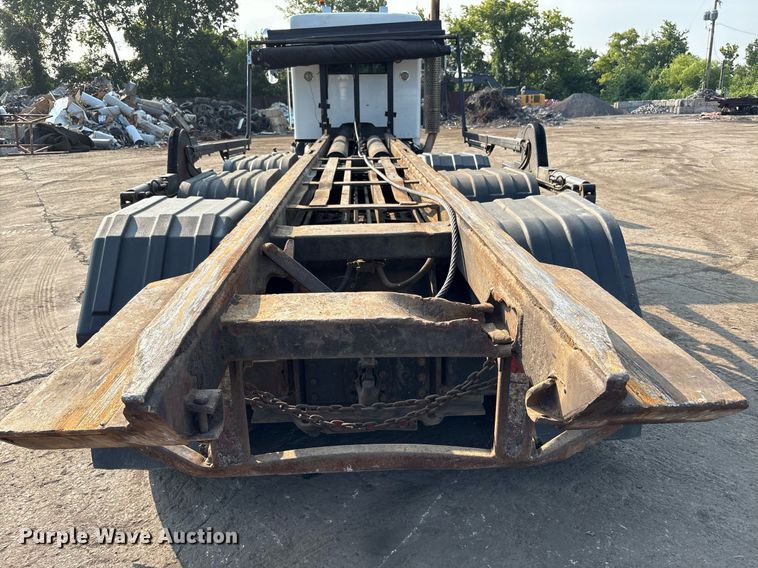 image for item EC4370 2015 Kenworth T800 roll-off container truck