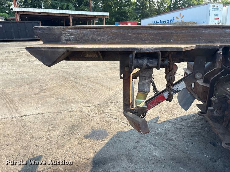 image for item EC4370 2015 Kenworth T800 roll-off container truck