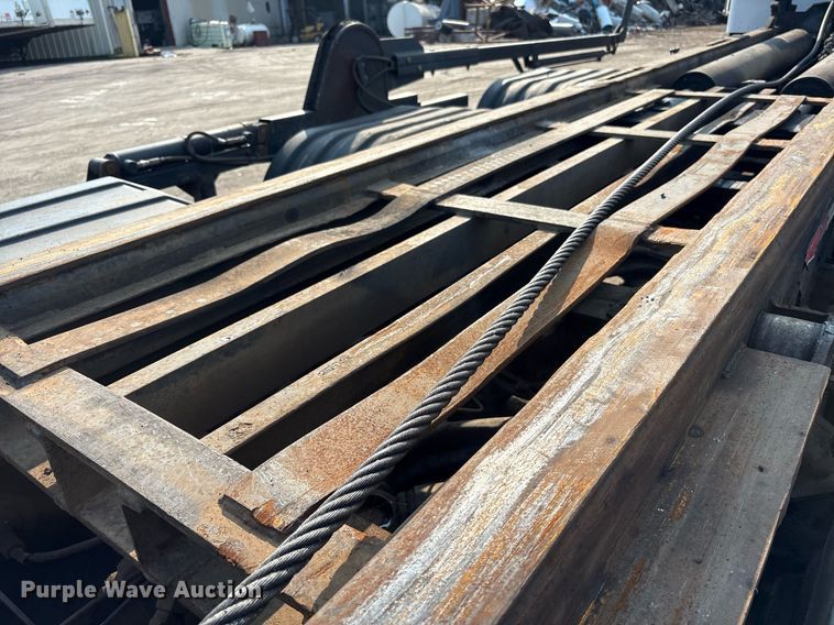 image for item EC4370 2015 Kenworth T800 roll-off container truck