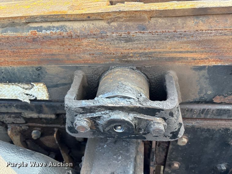 image for item EC4370 2015 Kenworth T800 roll-off container truck