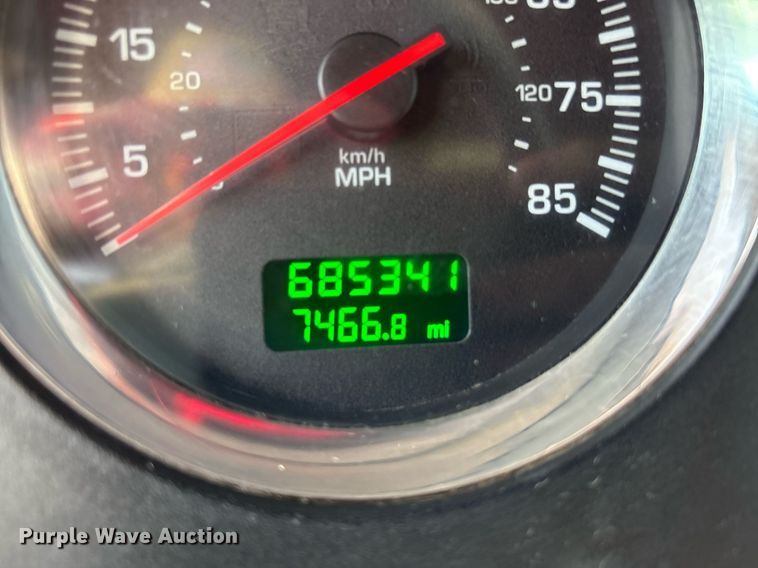 image for item EC4370 2015 Kenworth T800 roll-off container truck