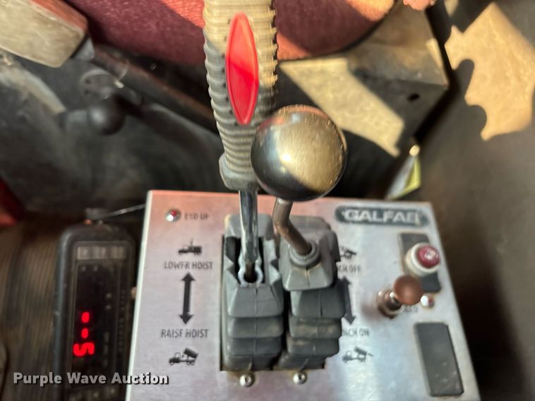 image for item EC4370 2015 Kenworth T800 roll-off container truck