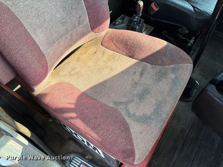 image for item EC4370 2015 Kenworth T800 roll-off container truck