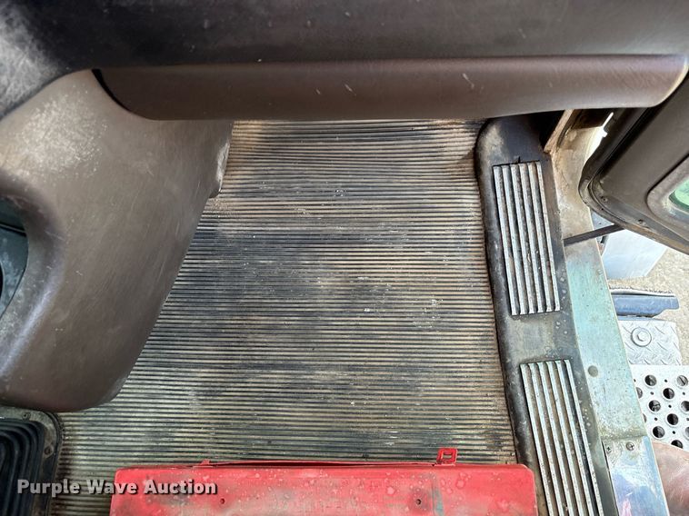 image for item EC4370 2015 Kenworth T800 roll-off container truck