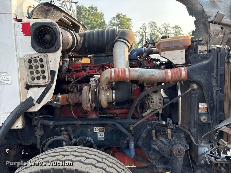 image for item EC4370 2015 Kenworth T800 roll-off container truck