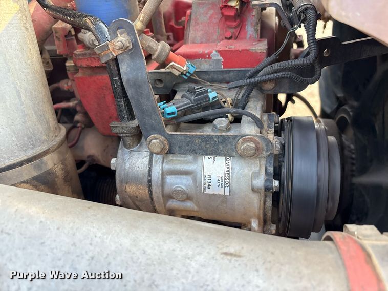 image for item EC4370 2015 Kenworth T800 roll-off container truck