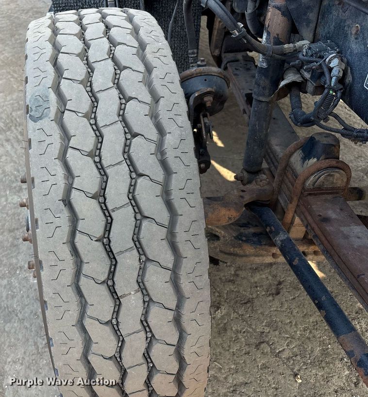 image for item EC4370 2015 Kenworth T800 roll-off container truck