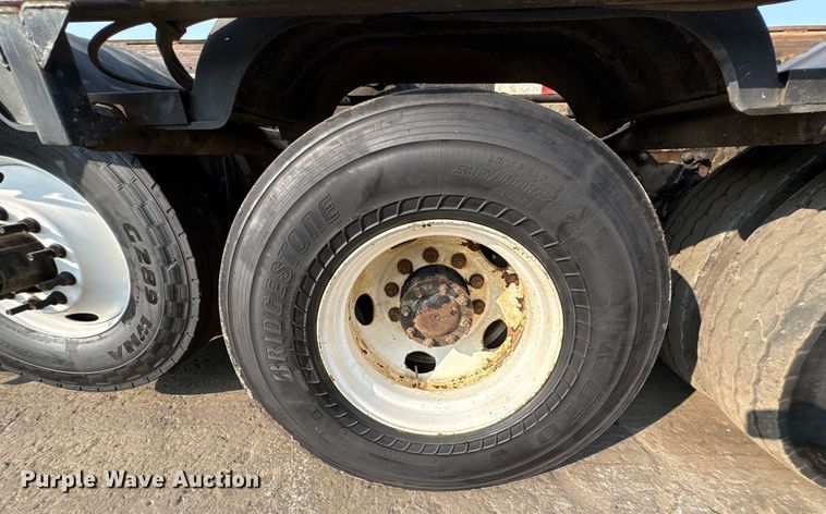 image for item EC4370 2015 Kenworth T800 roll-off container truck