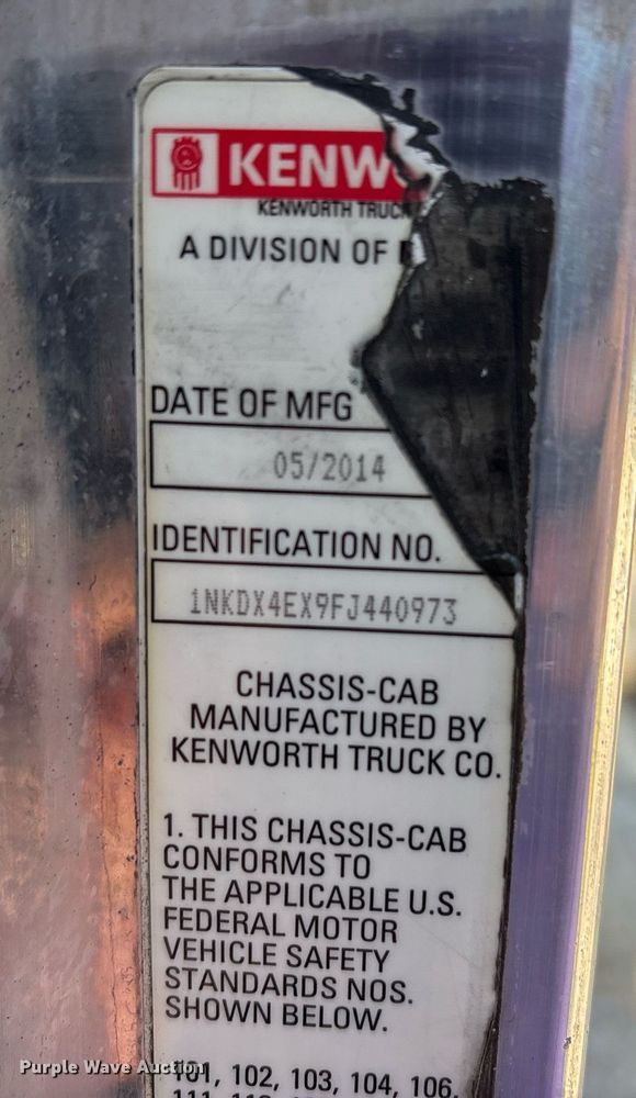 image for item EC4370 2015 Kenworth T800 roll-off container truck