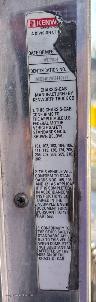 image for item EC4370 2015 Kenworth T800 roll-off container truck