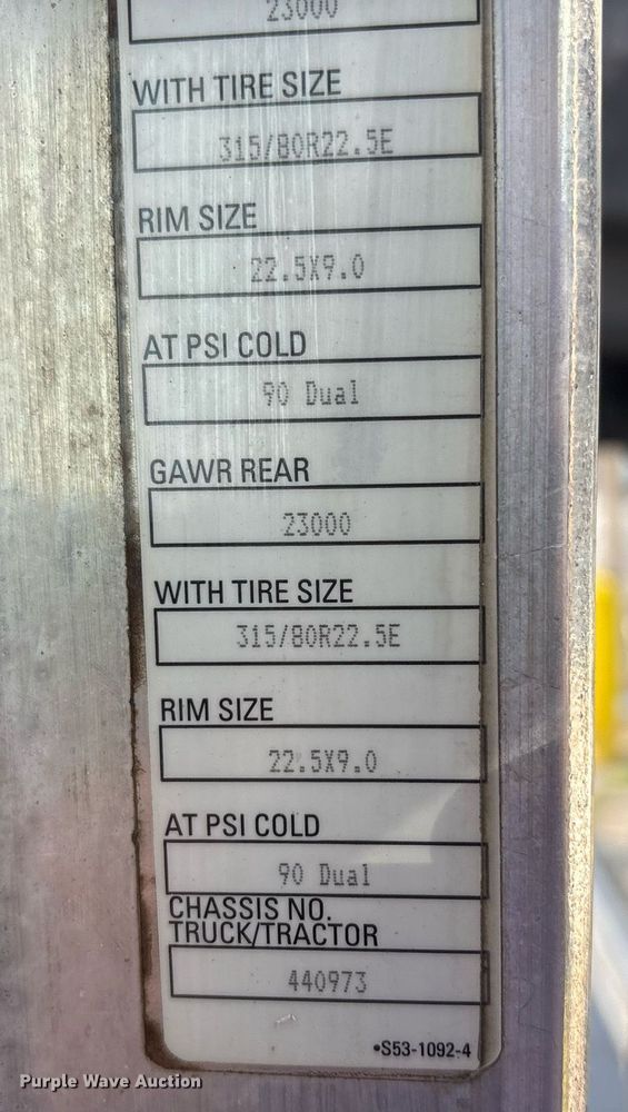 image for item EC4370 2015 Kenworth T800 roll-off container truck