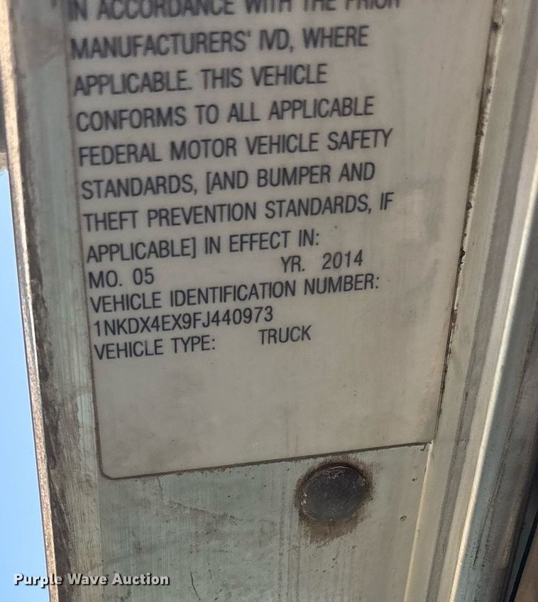 image for item EC4370 2015 Kenworth T800 roll-off container truck