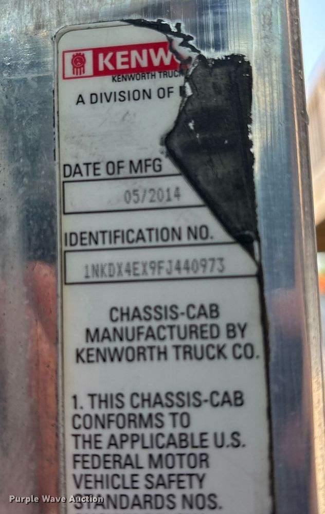 image for item EC4370 2015 Kenworth T800 roll-off container truck