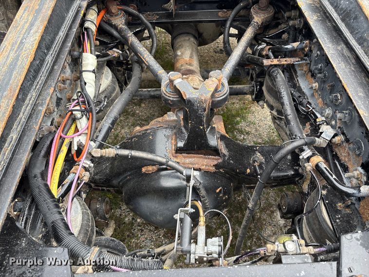 image for item EC4375 2001 Kenworth W900 semi truck