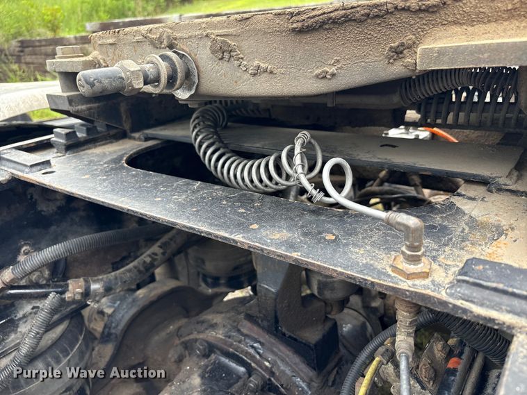 image for item EC4375 2001 Kenworth W900 semi truck