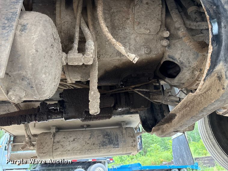 image for item EC4375 2001 Kenworth W900 semi truck