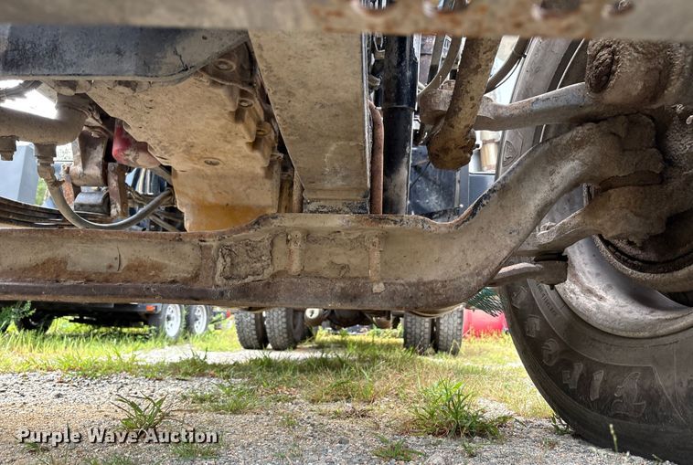 image for item EC4375 2001 Kenworth W900 semi truck