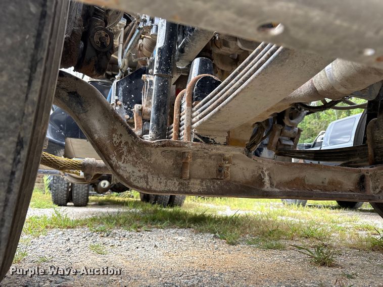 image for item EC4375 2001 Kenworth W900 semi truck