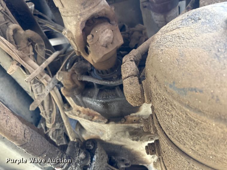 image for item EC4375 2001 Kenworth W900 semi truck