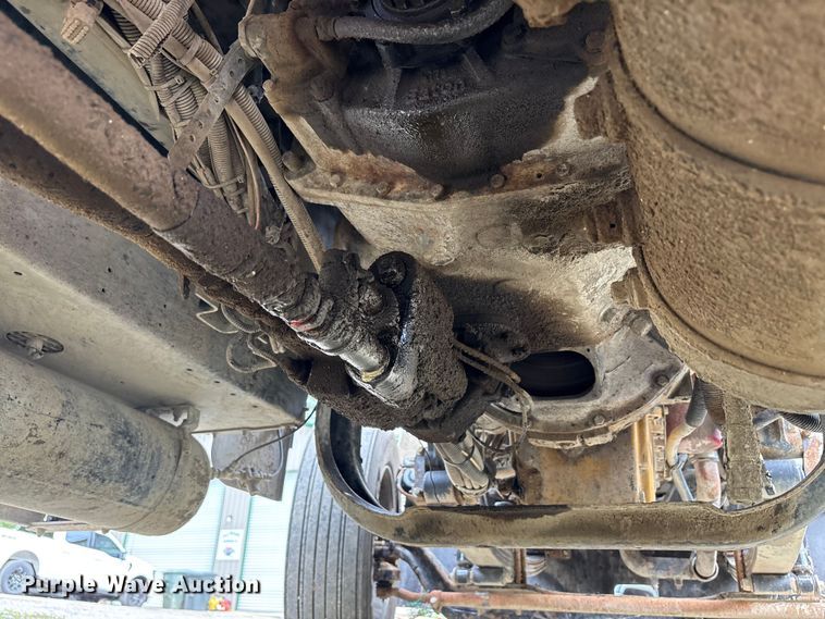 image for item EC4375 2001 Kenworth W900 semi truck